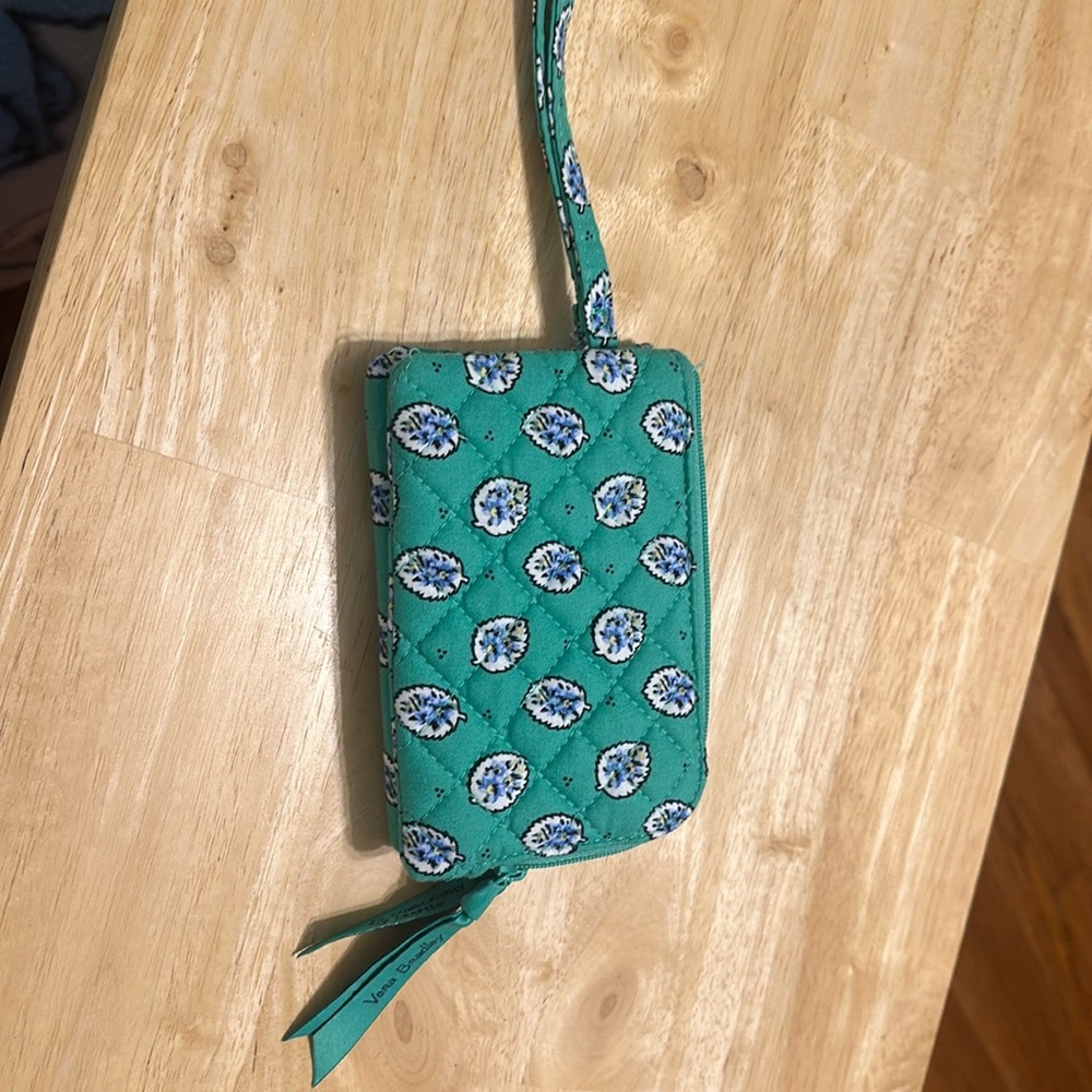 Vera Bradley‎ small wristlet green